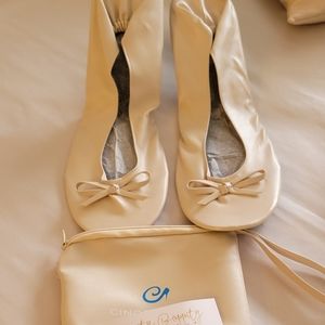 Cinderollies Bendable Ballet Slippers Flats Brides Travel Sz L Nwt